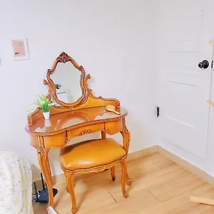  Konukevi Jenny House Güney Kore